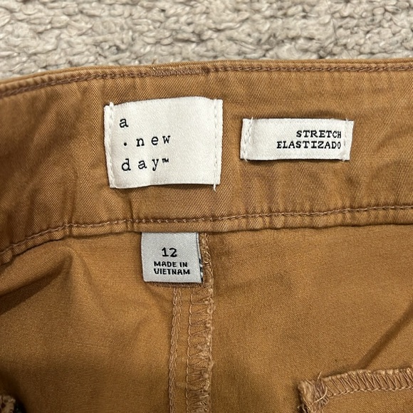 Woman’s skirt - Picture 3 of 3